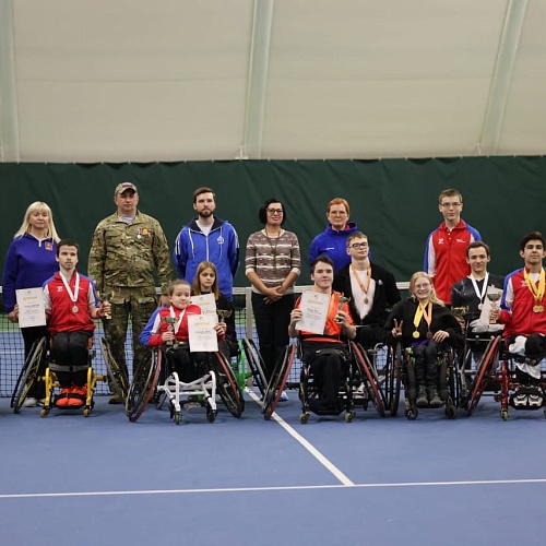 Новогодний турнир по теннису на колясках 